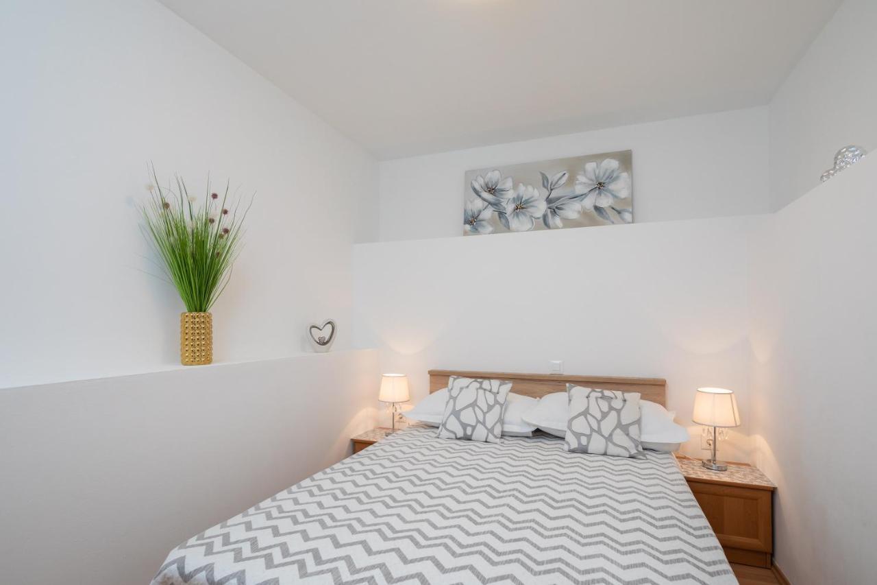 FBA Family Beach Apartments Omiš Exterior foto